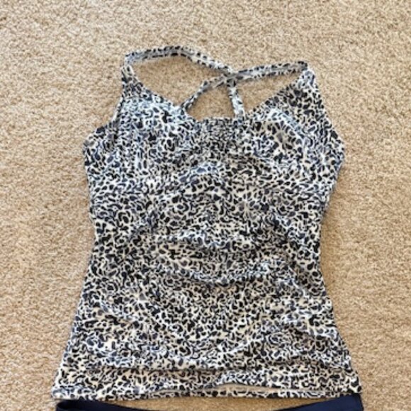 Athleta Zimbabwe Smocked Tankini Top - Picture 3 of 5